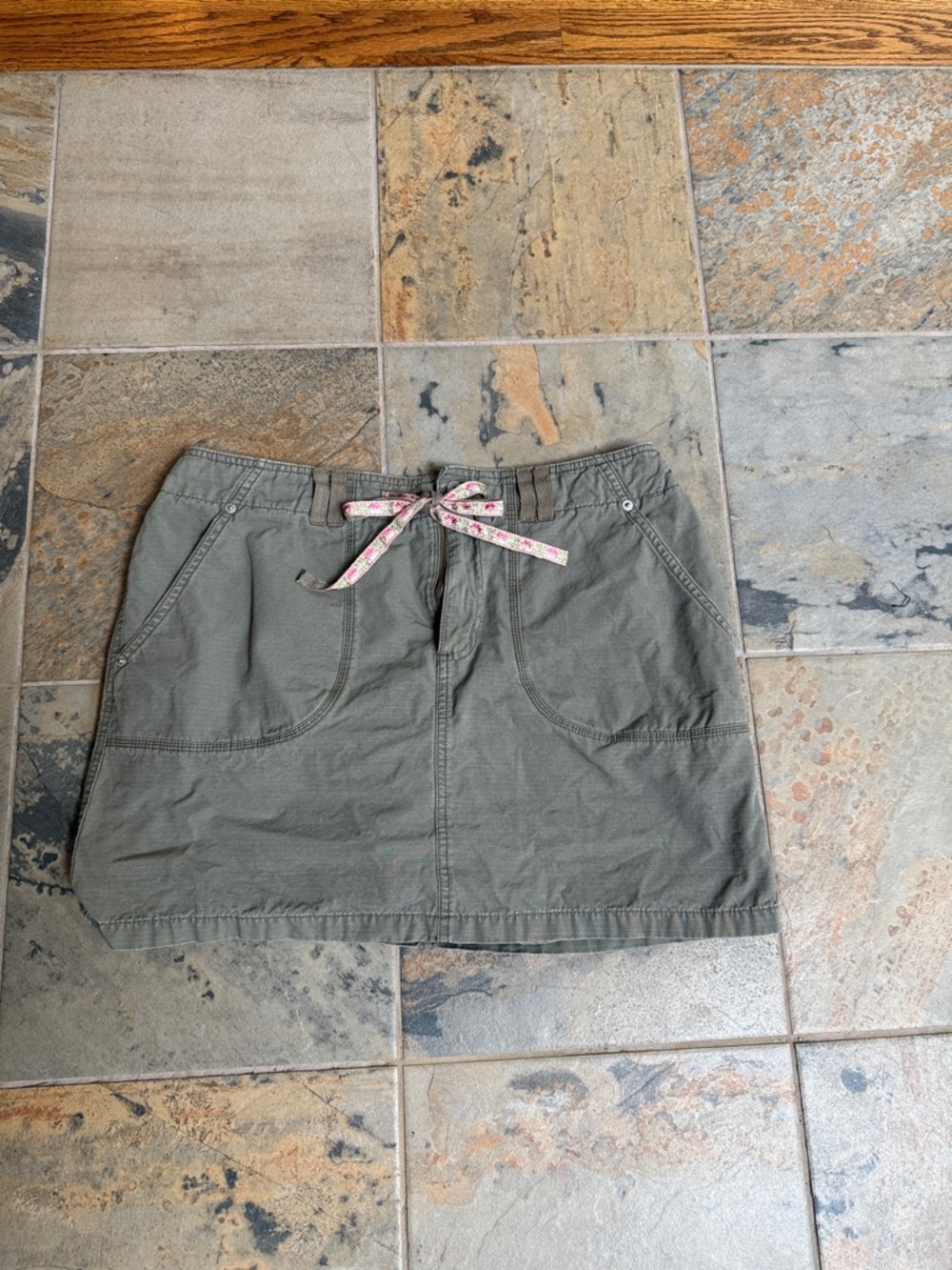 Vintage Gloria Vanderbilt Gray Green Skort